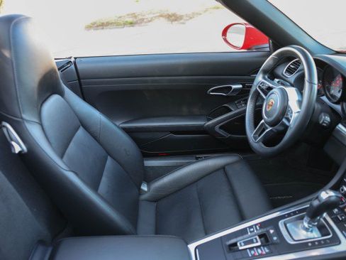 Used 2019 Porsche 718 Boxster S RWD image 26
