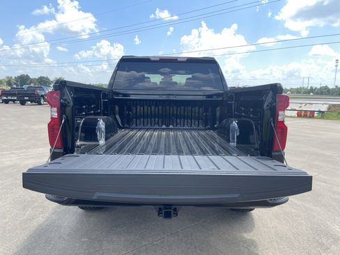 Used 2025 Chevrolet Silverado 1500 Custom image 14