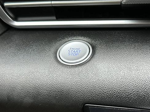 Used 2021 Hyundai Elantra SEL w/ Convenience Package image 22