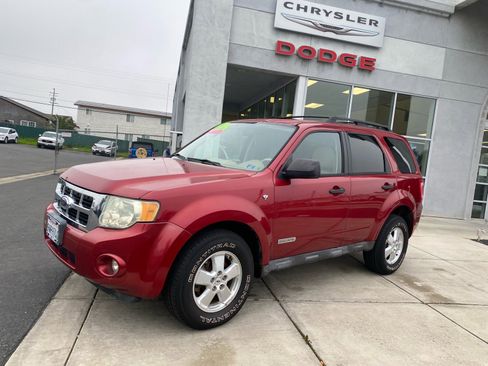Used 2008 Ford Escape XLT image 2