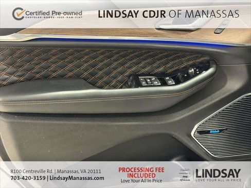 Certified 2024 Jeep Grand Cherokee Summit w/ Luxury Tech Group V AWD/4WD image 17