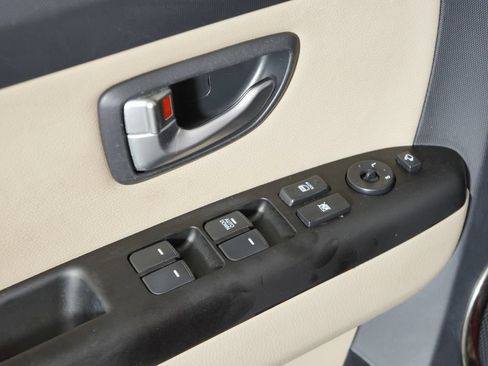 Used 2013 Kia Soul ! w/ Premium Pkg FWD image 33