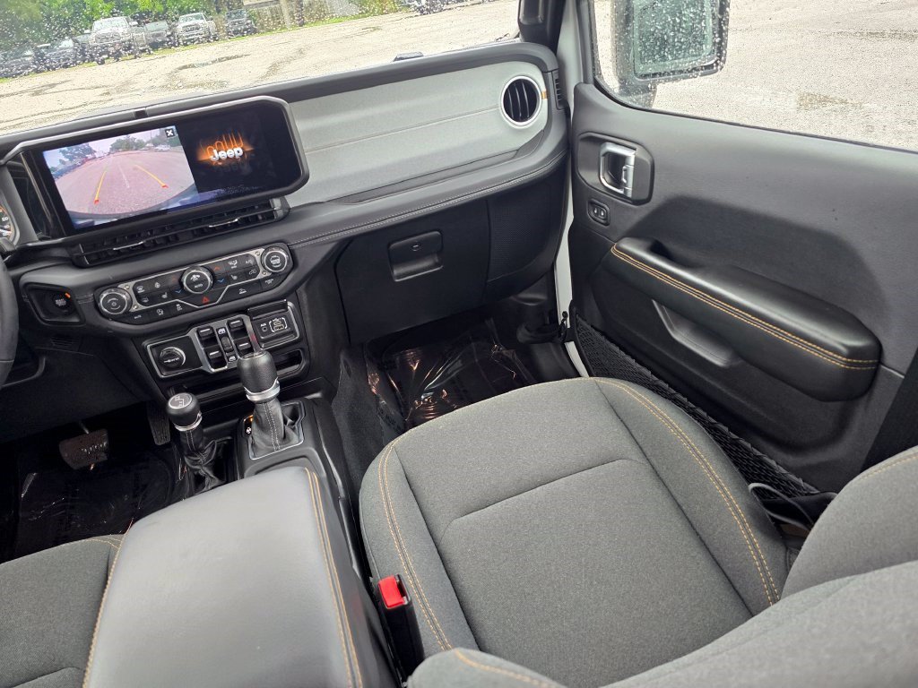 Used 2026 Jeep Wrangler Unlimited Sahara AWD/4WD image 34