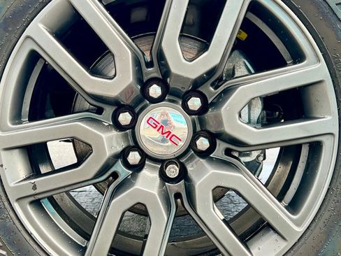 Used 2022 GMC Sierra 1500 AT4 w/ AT4 Premium Package image 17