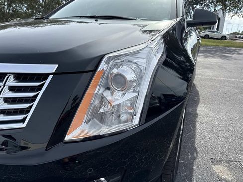 Used 2016 Cadillac SRX Performance w/ Driver Awareness Package image 9