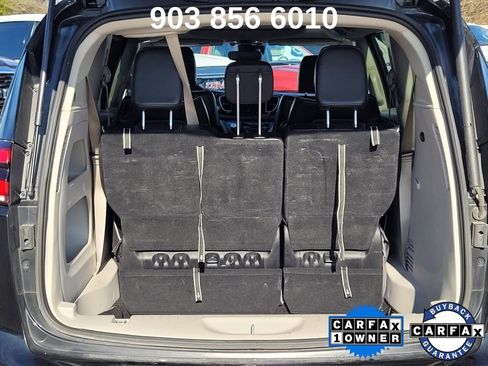 Used 2023 Chrysler Pacifica Limited image 9