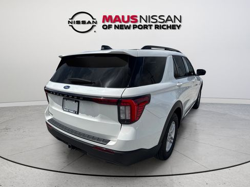 Used 2025 Ford Explorer Active RWD image 12