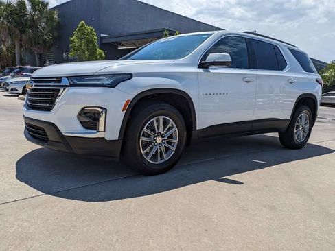 Used 2023 Chevrolet Traverse LT FWD image 10
