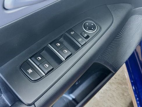 Used 2024 Kia Forte LXS w/ LXS Technology Package FWD image 8