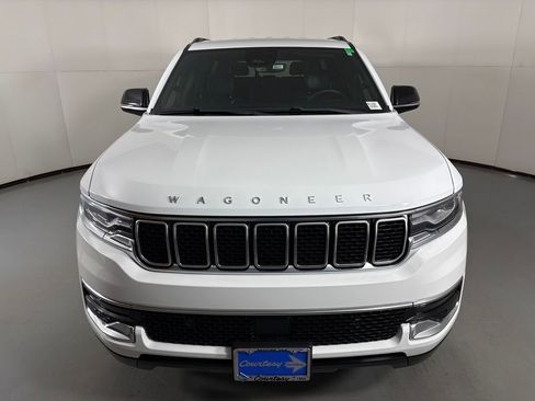 Used 2023 Jeep Wagoneer 2WD image 3