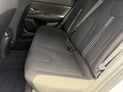 Used 2023 Hyundai Elantra SEL w/ Convenience Package FWD image 22