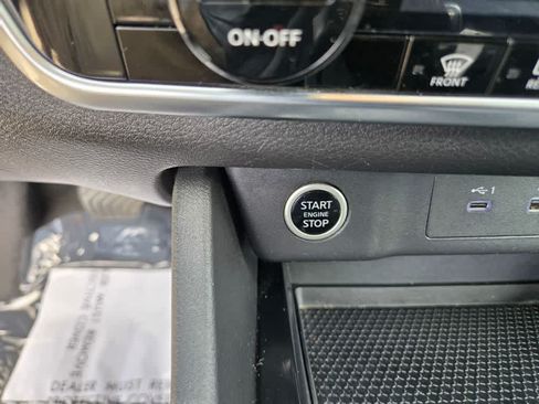 Used 2023 Nissan Rogue SV AWD/4WD image 16