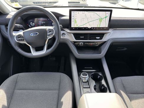 Used 2025 Ford Explorer Active image 17