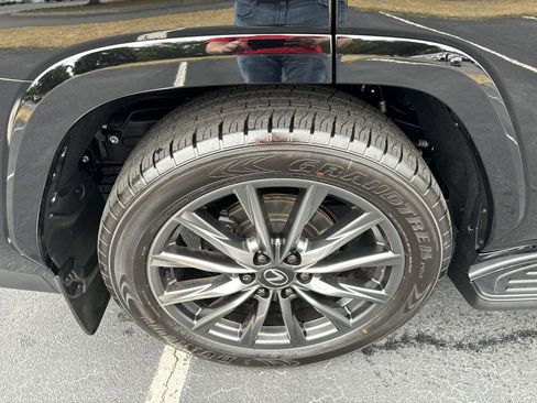 Used 2024 Lexus LX 600 F Sport image 11