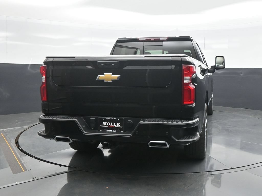 Used 2024 Chevrolet Silverado 1500 High Country w/ High Country Premium Package AWD/4WD image 6