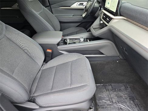 New 2025 Ford Explorer Active image 11