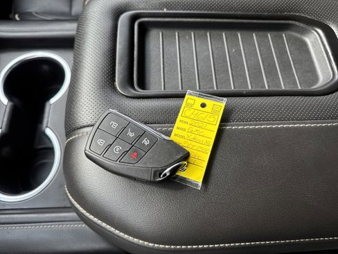 Used 2021 GMC Yukon XL SLT image 34