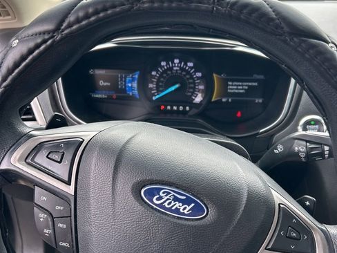 Used 2019 Ford Fusion SE image 5