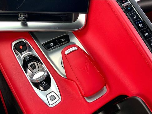 Used 2022 Chevrolet Corvette Stingray Preferred Conv w/ Z51 Performance Package RWD image 32