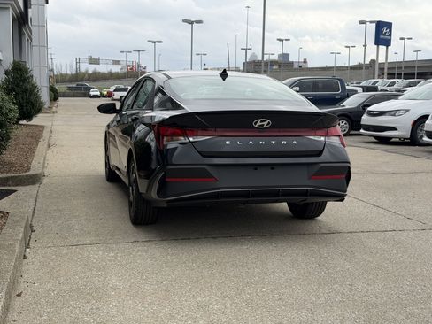 New 2026 Hyundai Elantra Sport FWD image 7