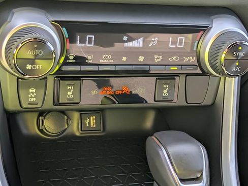 Certified 2025 Toyota RAV4 SE w/ Weather Package AWD/4WD image 17