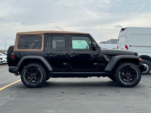 Used 2022 Jeep Wrangler Unlimited Sport AWD/4WD image 8