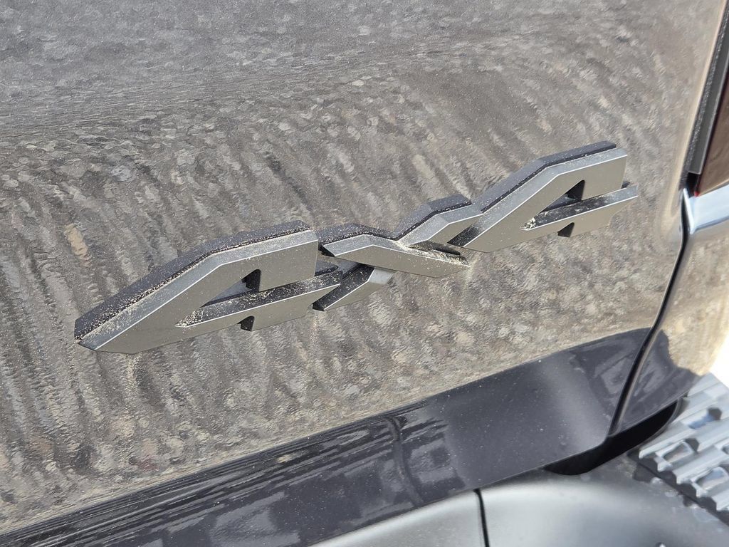 New 2026 RAM 1500 Express AWD/4WD image 7