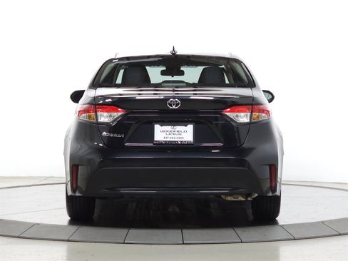 Used 2022 Toyota Corolla LE FWD image 6