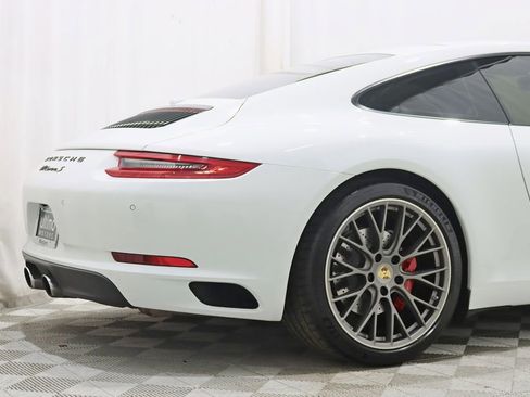 Used 2017 Porsche 911 Carrera S RWD image 9