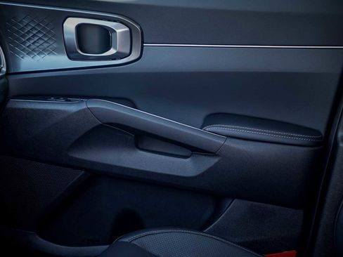 Certified 2025 Kia Sorento EX w/ Panoramic Sunroof Package image 13