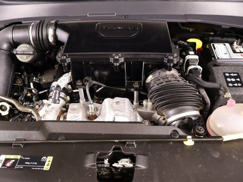 Used 2024 Jeep Compass Latitude w/ Convenience Group image 19