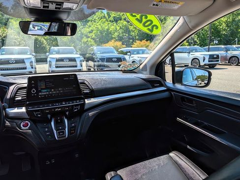 Used 2025 Honda Odyssey EX-L image 10