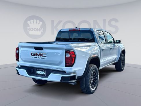 New 2026 GMC Canyon Elevation image 7
