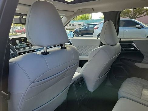 New 2025 Mitsubishi Outlander SEL image 14