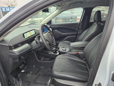 Used 2023 Ford Mustang Mach-E Select image 11