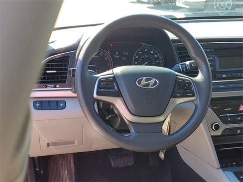 Used 2017 Hyundai Elantra SE image 8