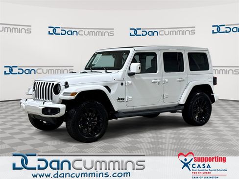 Used 2021 Jeep Wrangler Unlimited Sahara image 1