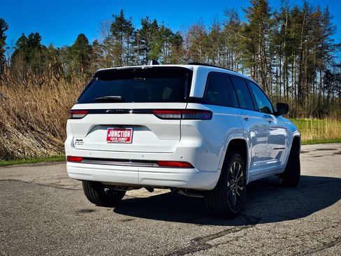 New 2026 Jeep Grand Cherokee Limited AWD/4WD image 3