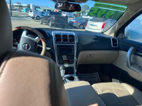 Used 2011 GMC Acadia SLT image 6