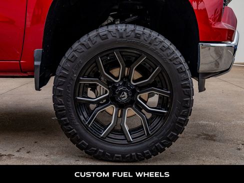 Used 2024 Chevrolet Silverado 1500 LTZ w/ LTZ Convenience Package II AWD/4WD image 11