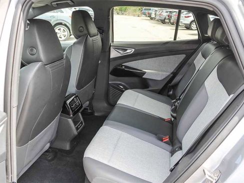 Used 2023 Volkswagen ID.4 Pro image 16