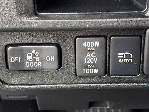 Used 2018 Toyota Tacoma Limited AWD/4WD image 21