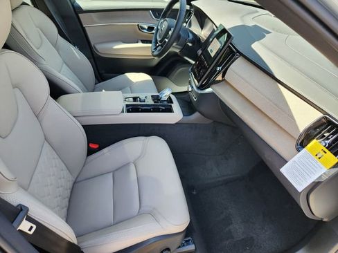 New 2025 Volvo XC90 B5 Core w/ Protection Package Premier image 13