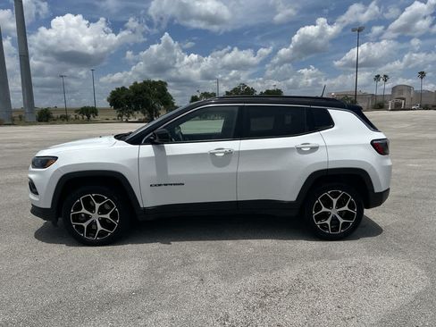 Certified 2024 Jeep Compass Limited AWD/4WD image 10