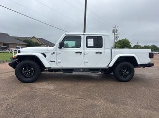 Used 2025 Jeep Gladiator Sport AWD/4WD video 2