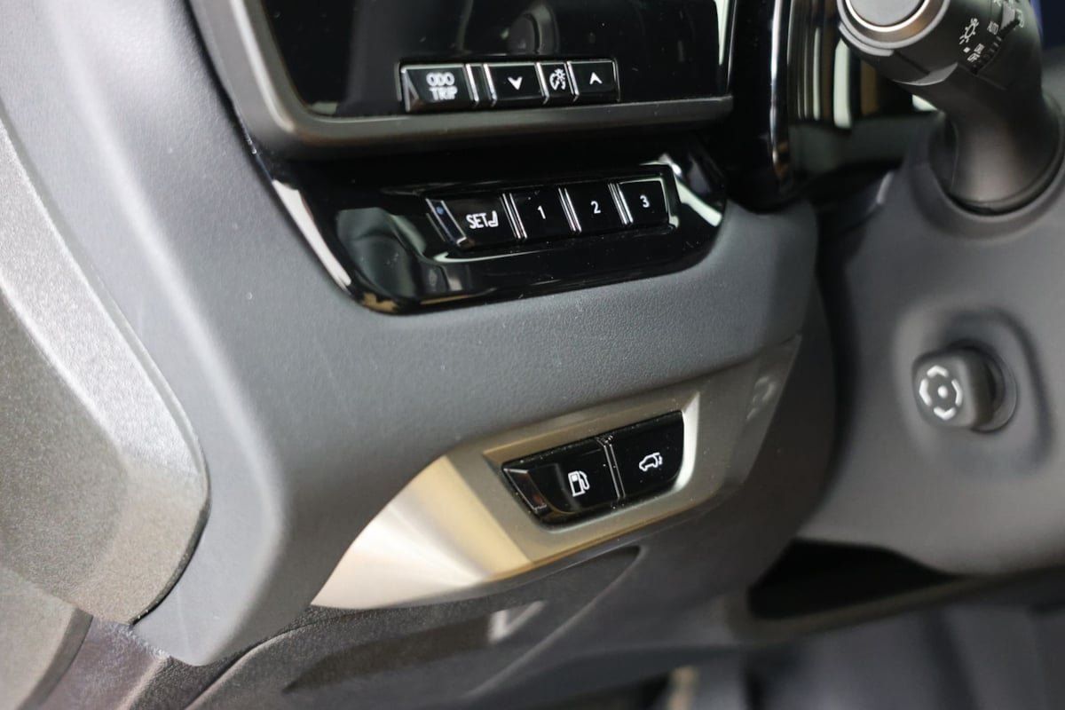 Used 2025 Lexus RX 350 Premium w/ Accessory Package AWD/4WD image 23