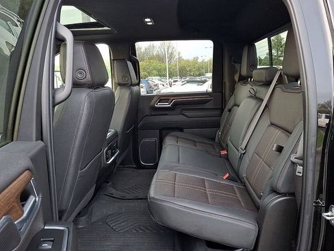 Used 2024 Chevrolet Silverado 3500 High Country w/ High Country Premium Package AWD/4WD image 8