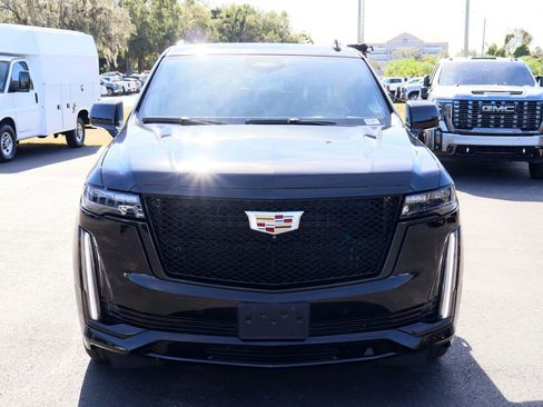 Used 2021 Cadillac Escalade Sport Platinum image 4