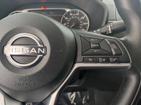 Used 2024 Nissan Altima 2.5 SV FWD image 27