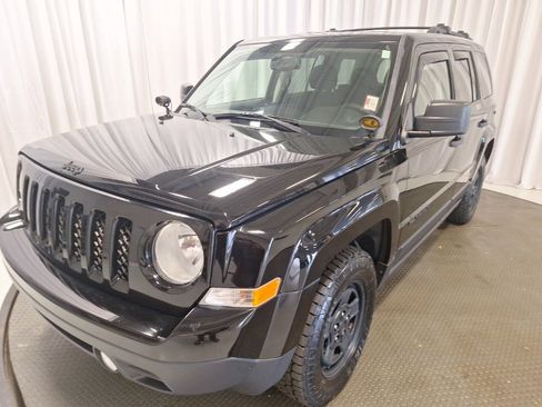 Used 2017 Jeep Patriot Sport image 18